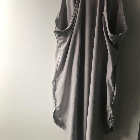 Reebok Women’s Tank/ Top  Gray Color Size L - Picture 2 of 9